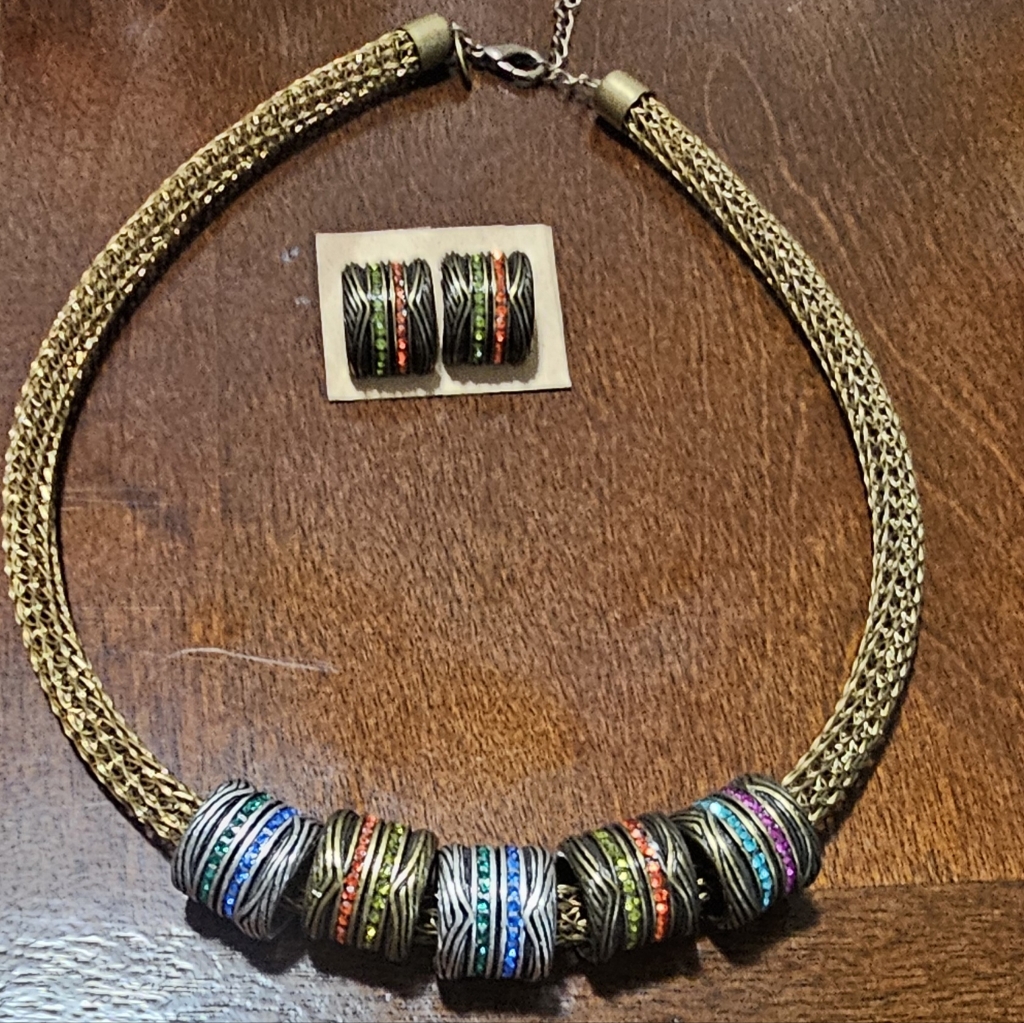 Set- Necklace And Earring Set